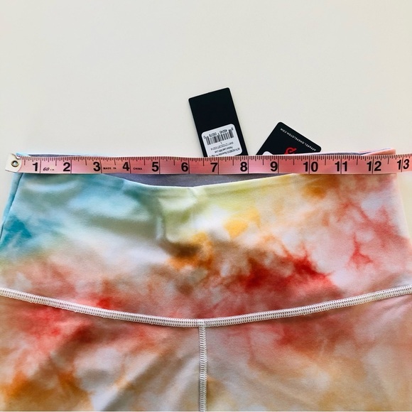 Peloton WITH Reversible Lead With Love Leggings Size Large NWT - Picture 8 of 11